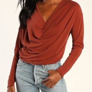 Drape front top- rust